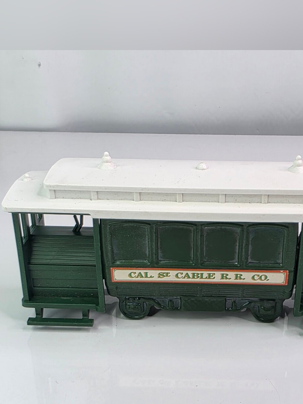 Van Ness Cable Car San Francisco California Avon Decanter Full Bottle Vintage.